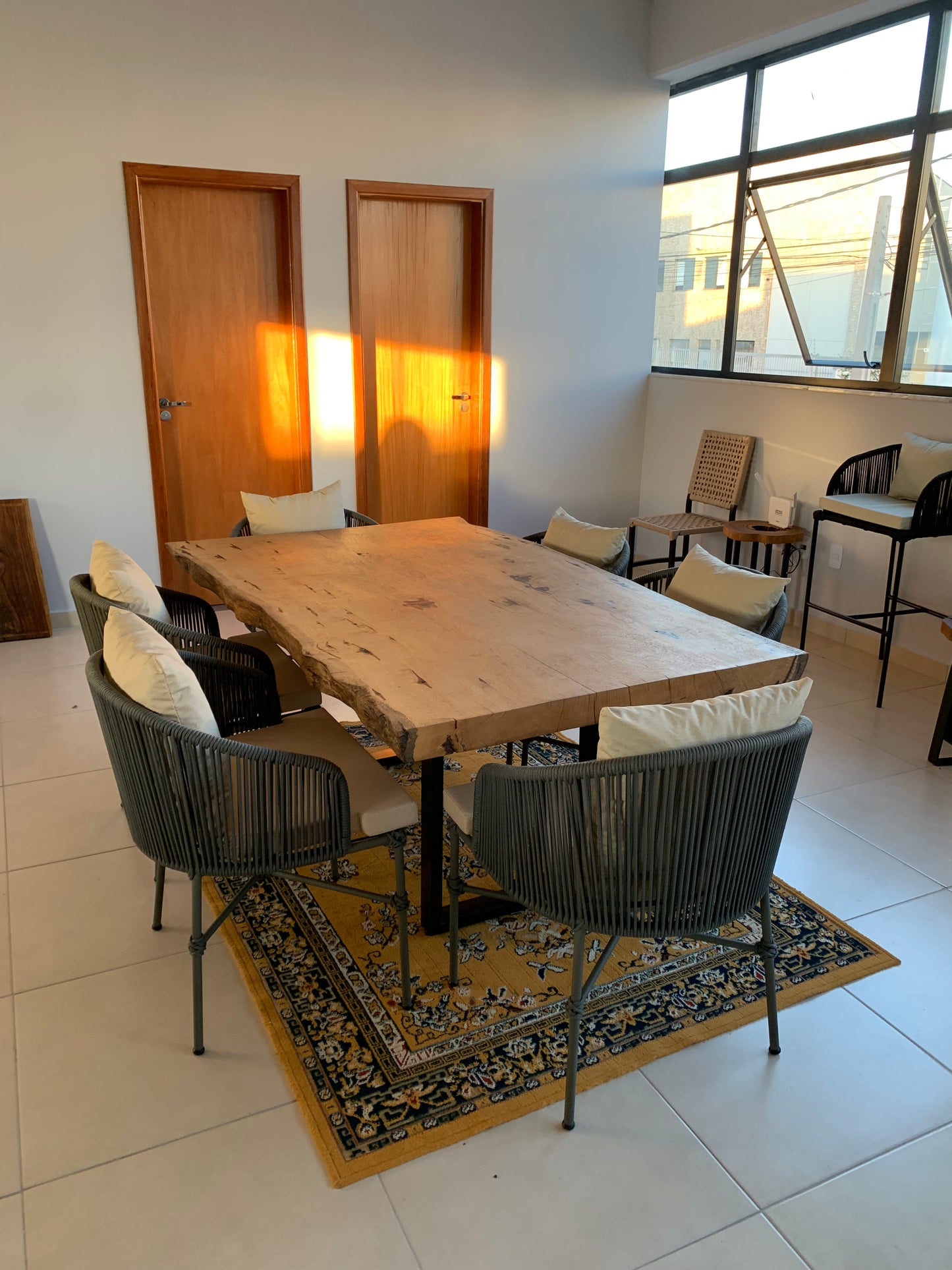 Mesa de jantar Pequiá Vita&Arte