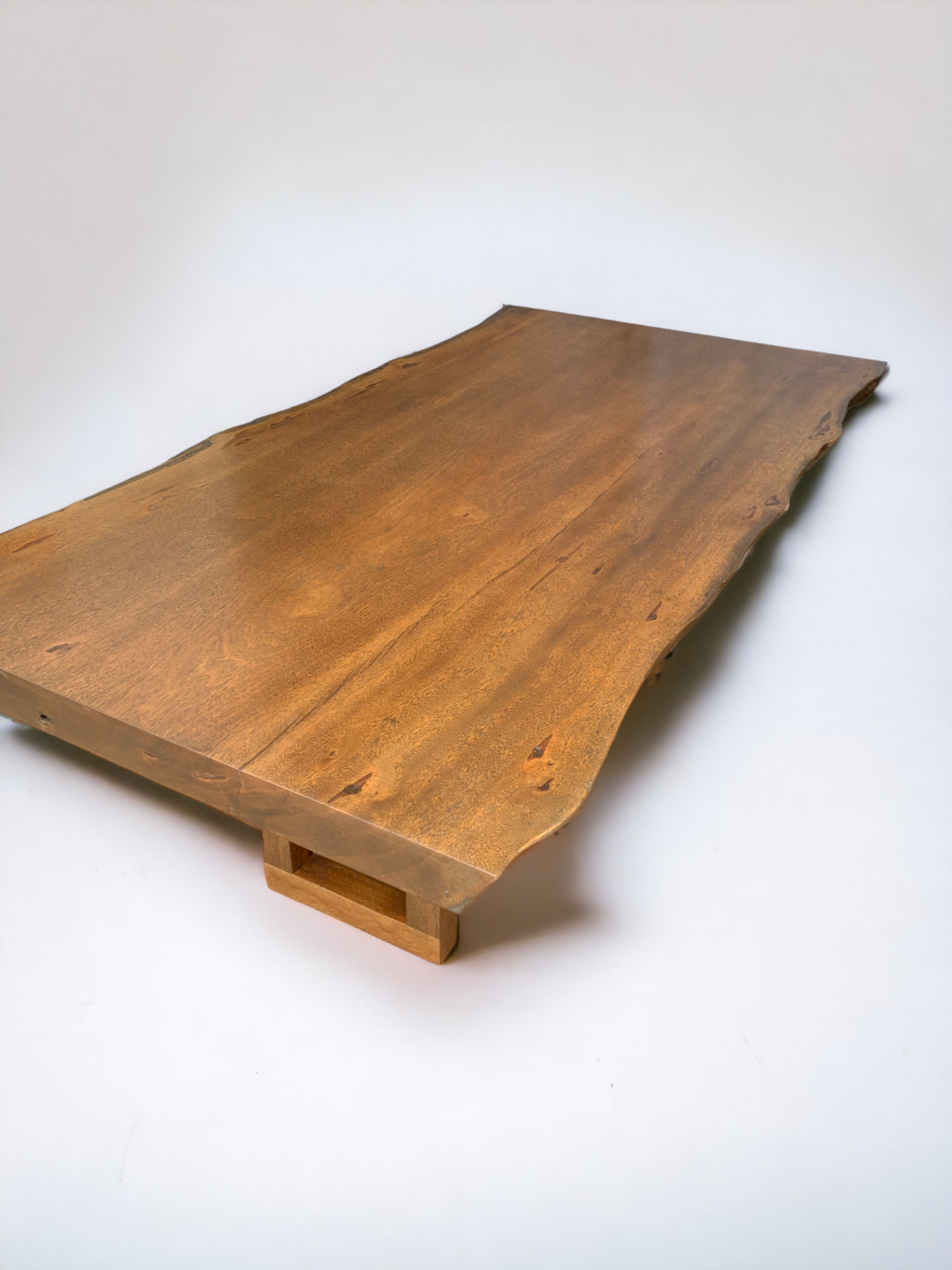 Mesa de jantar Pequiá modelo Oldgold Vita&Arte