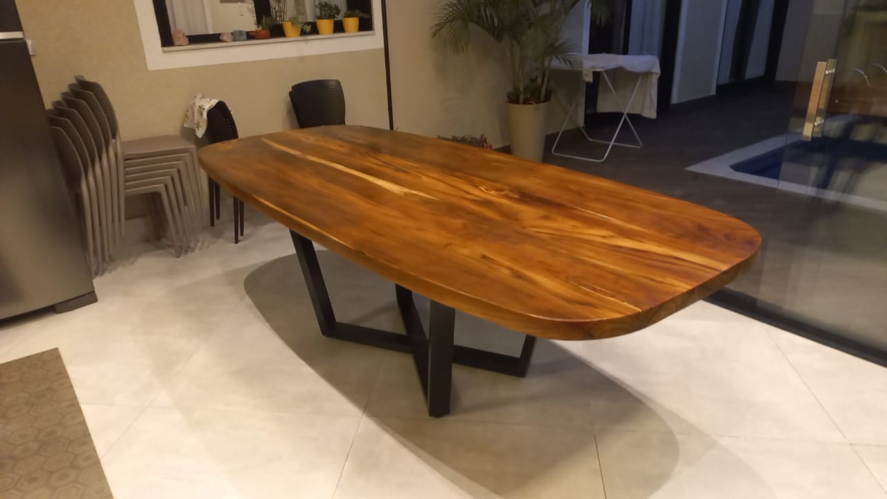 Mesa de Jantar Orgânica em madeira maciça teca Vita&Arte