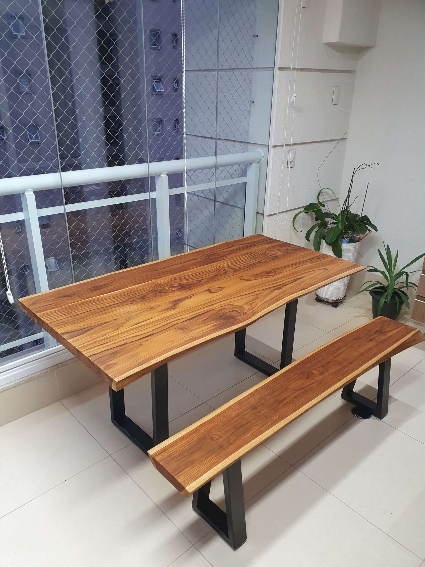 Conjunto Mesa de jantar 180x90 e Banco Vita&Arte