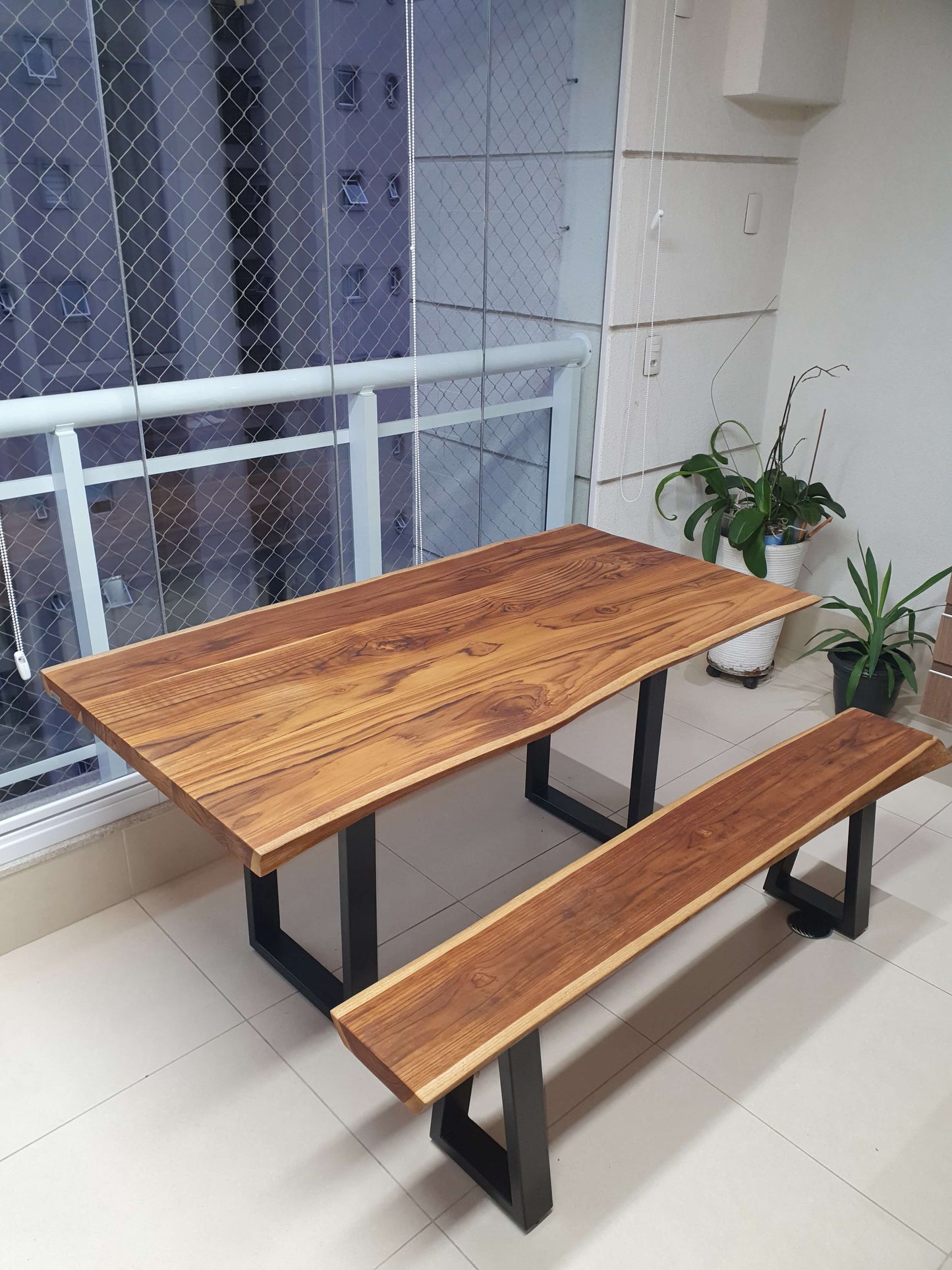 Conjunto Mesa de jantar 180x90 e Banco Vita&Arte