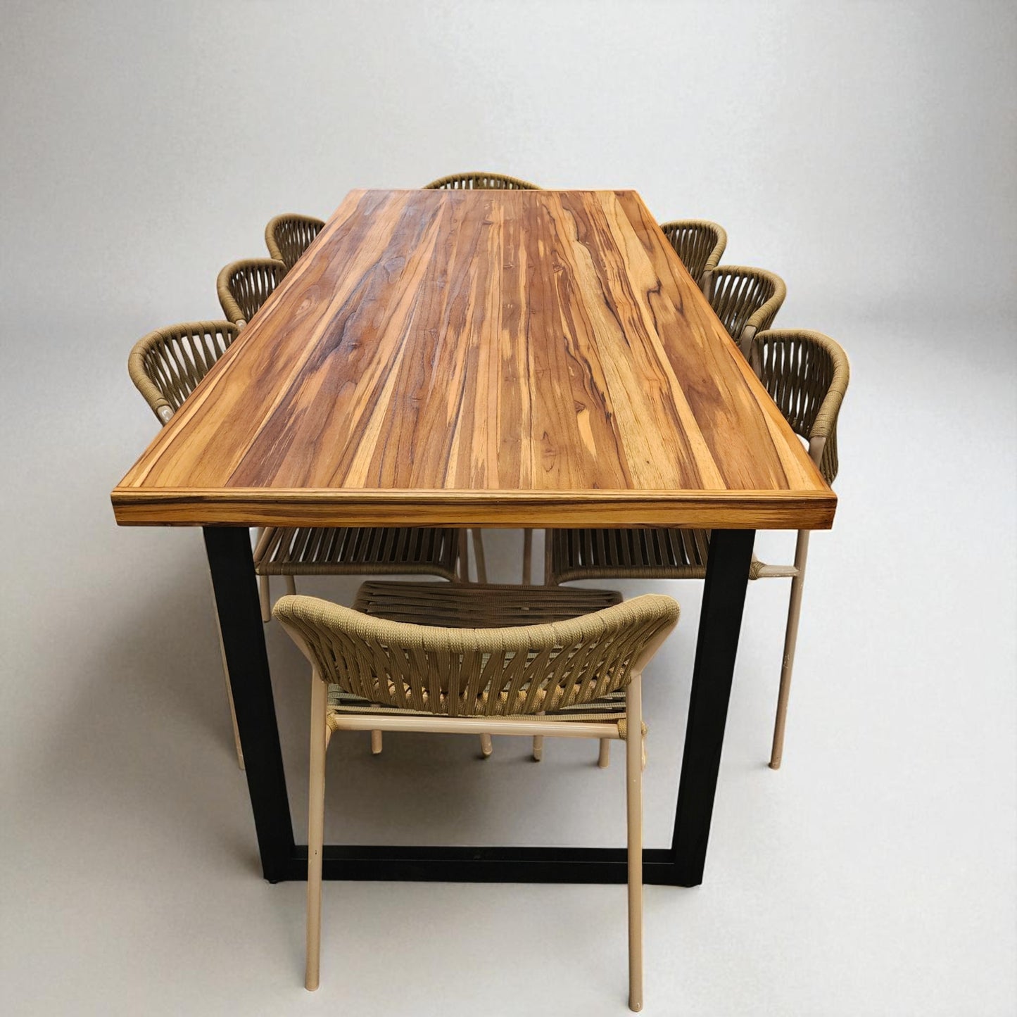 Mesa de Jantar Essência Madeira Maciça Teca + 8 Cadeiras Essência Cores