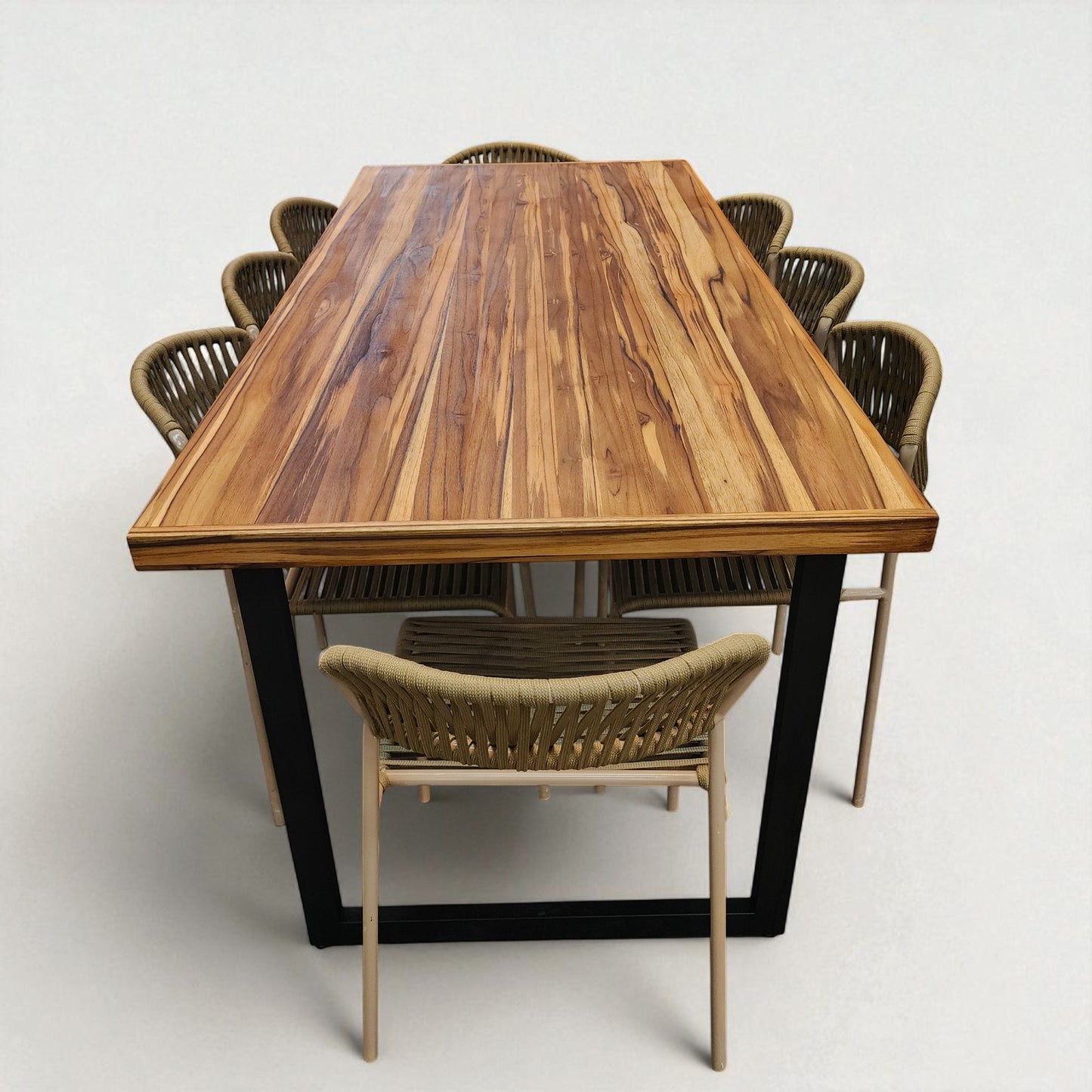 Mesa de Jantar Essência Madeira Maciça Teca + 8 Cadeiras Essência Cores